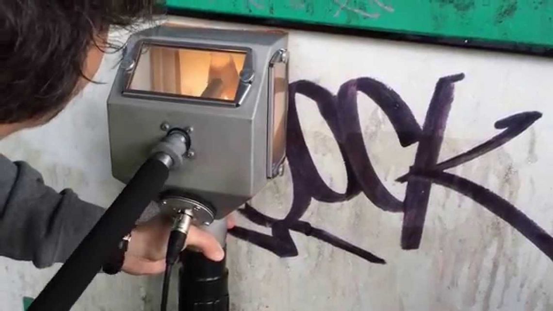 Graffitientfernung auf Farbanstrich