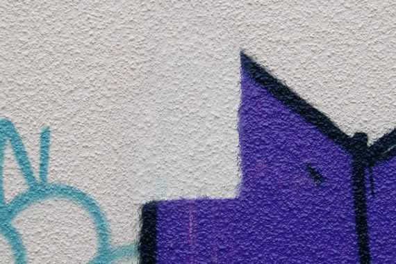 Élimination de graffitis sur de l'enduit avec la Tornado ACS