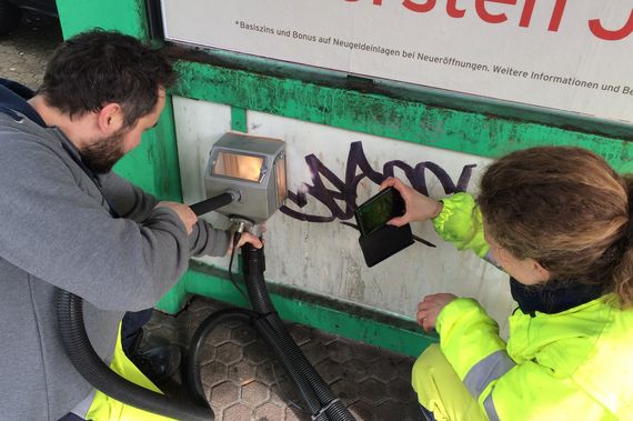 Cómo eliminar graffiti CO2-neutral