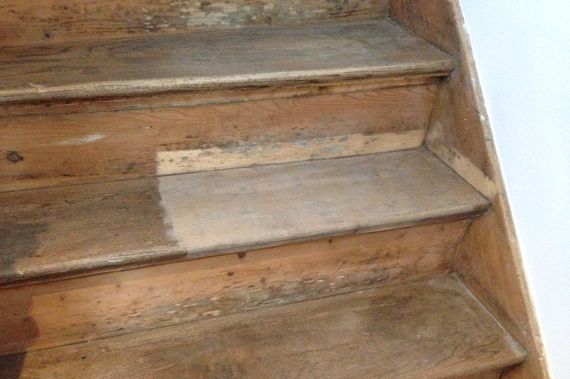 wood cleaning machine on stairs