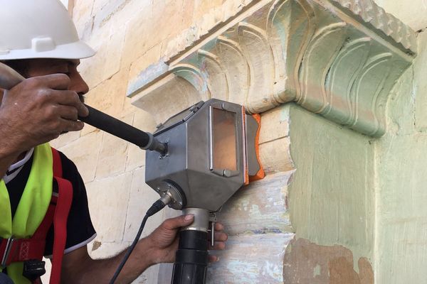 Natural stone facade cleaning