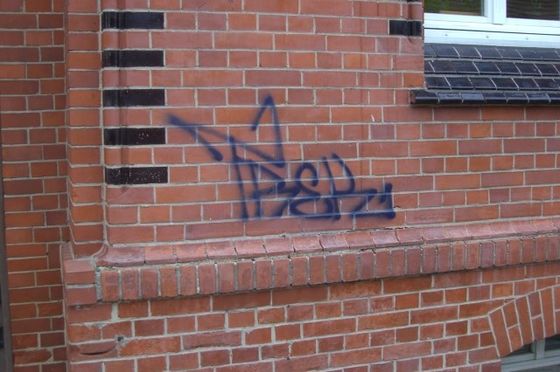 graffiti removal on brick