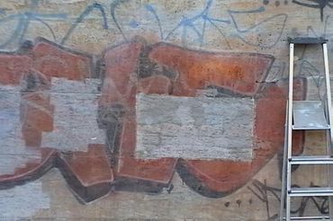 Eliminar graffiti en piedra arenilla Limpieza de graffitis en piedra arenilla