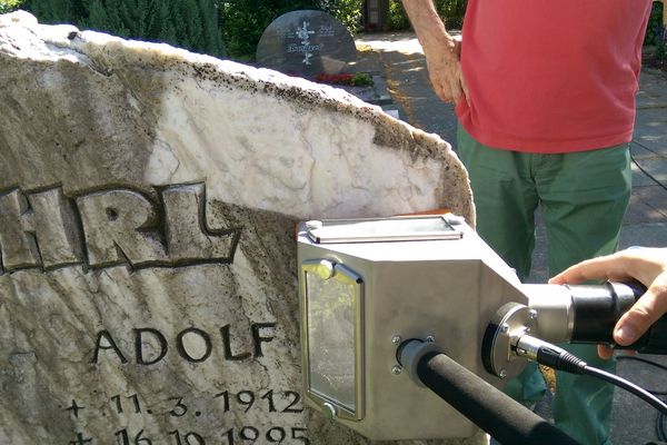 gravestone cleaning directly on site without harming the environment