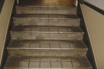 Restauración de escaleras embaldosadas