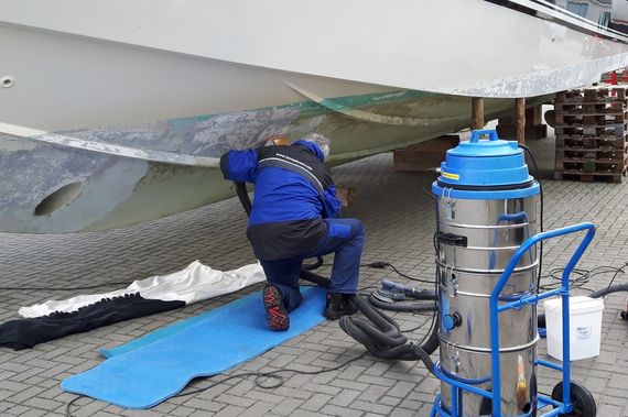 Décapage de la peinture des bateaux avec Tornado ACS