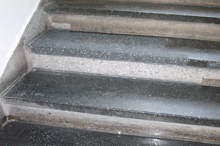 Rénovation d'escaliers en pierre avec systeco