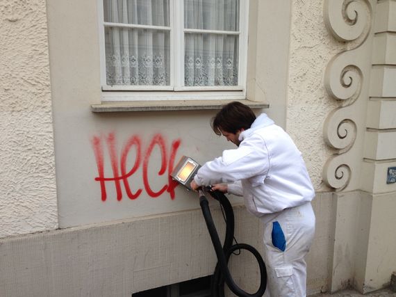 Graffitientfernung umweltfreundlich auf Farbe