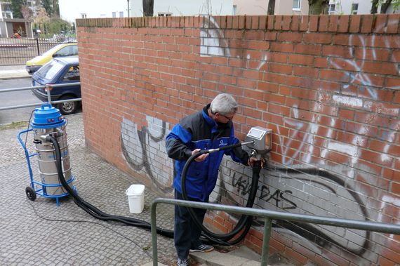 Graffitientfernung Klinker