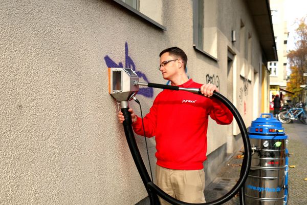 Graffitientfernung mit Tornado ACS durch die Firma Pyrexx