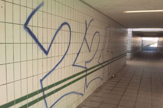 Limpieza de graffitis en azulejos con systeco