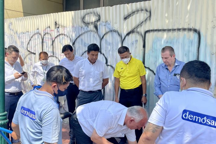 Limpieza de juntas de azulejos:Con el Tornado ACS patentado por systeco