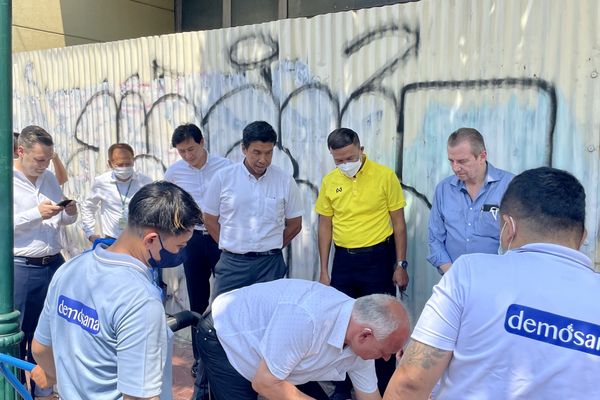 Élimination des graffitis à Bangkok avec Tornado ACS Enlèvement de graffitis à Bangkok