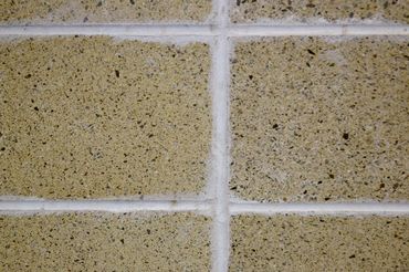 tile and grout cleaning with cleaning machine