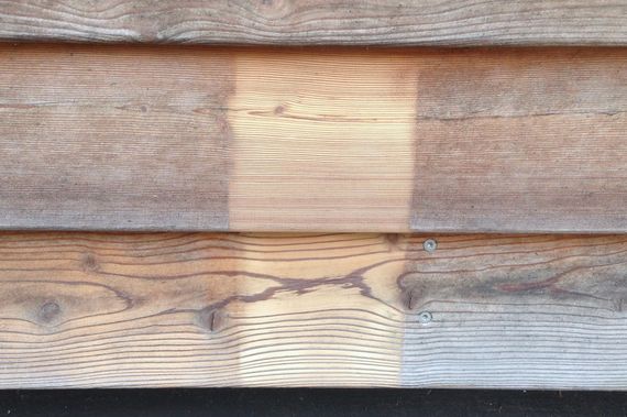 Чистка деревянного фасада