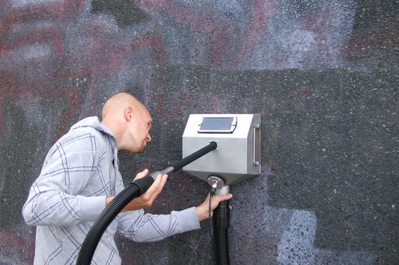 Técnica de limpieza de systeco para limpieza de graffitis Limpiar graffitis en piedra natural